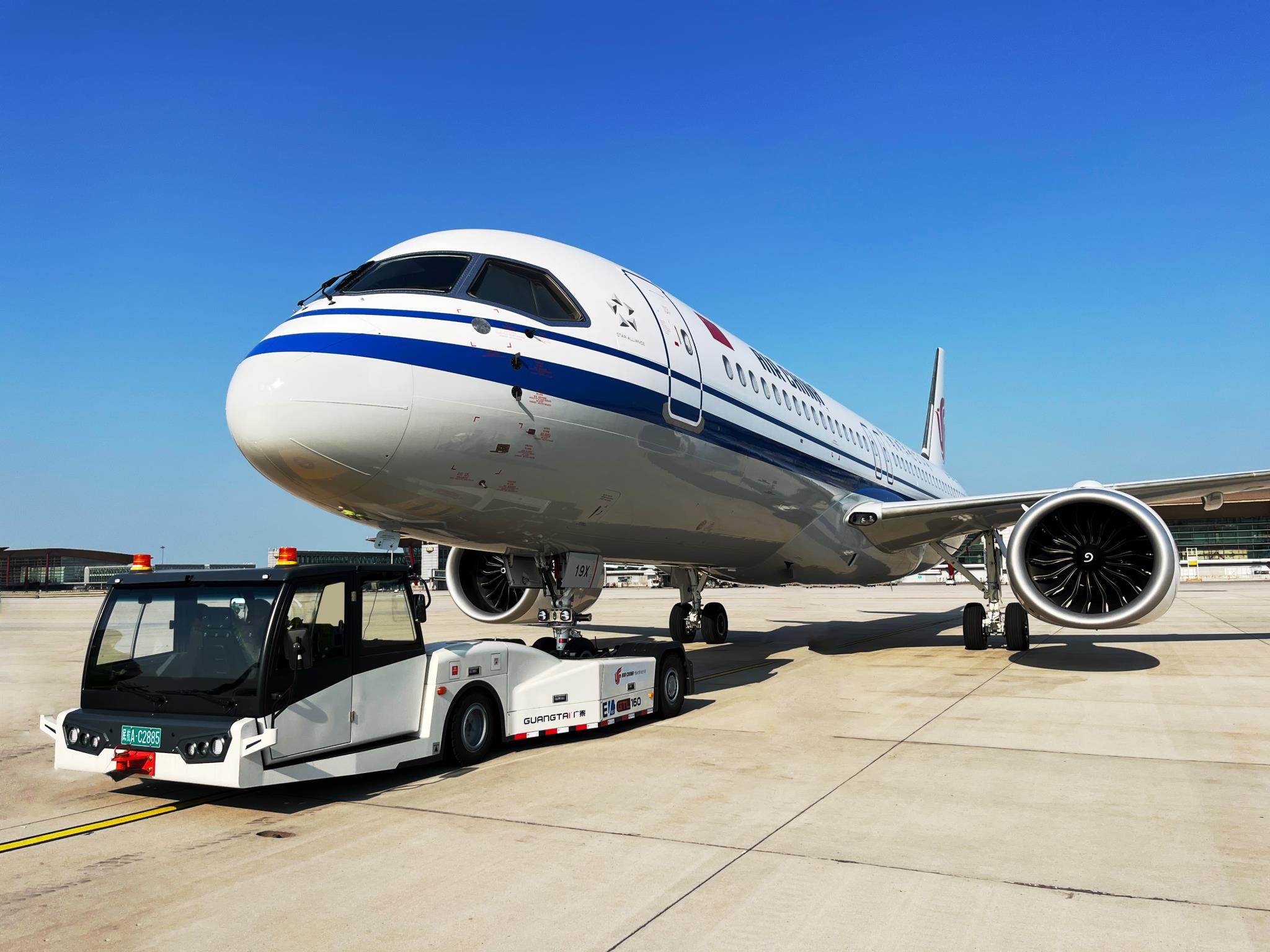 電動-抱輪牽引車-豹式-國產大飛機-九一九-北京-首都機場-國航-64661724978451_.pic_hd.jpg